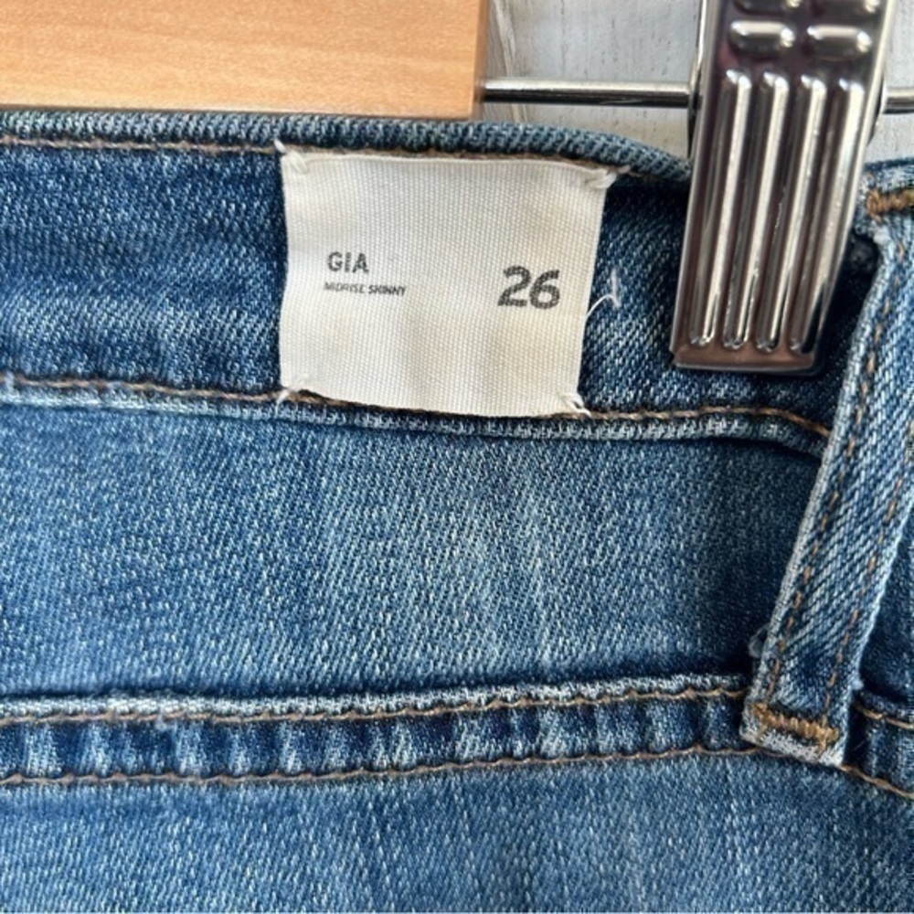 πHudson Gia Midrise skinny distressed wash jeans π 26 - Picture 10 of 13